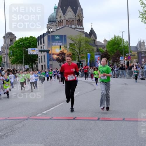 25.04.2026 - Das Zehntel Tim E. http://msf.ph/oto/9577344 25.04.2026 10:59:57 Ziel 5045, 5075, 5078, 5163, 5197, 5204, 5238, 5297, 5301, 5358, 5389, 5408, 5429, 5438, 5460, 5538, 5541, 5574, 5681, 5835, 5983, 6314, 6387, 6427, 6492, 6516, 6572, 6631, 6648, 6694, 6853, 6975, 7033, 7045, 7076, 7081, 7098, 7119, 7330, 7338, 7411, 7521, 7730, 7825, 7876 meine-sportfotos.de
