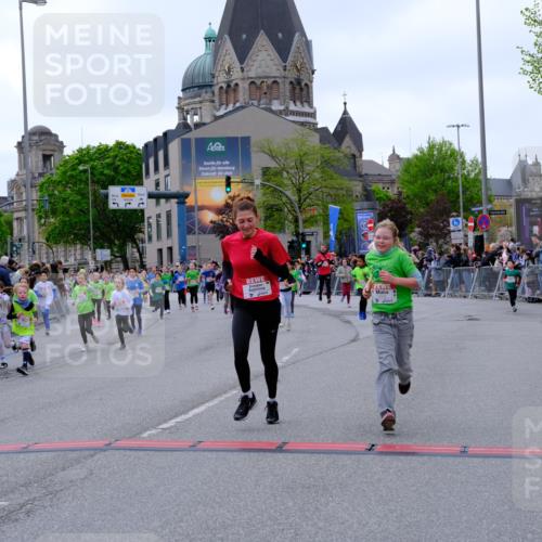 25.04.2026 - Das Zehntel Tim E. http://msf.ph/oto/9577345 25.04.2026 10:59:57 Ziel 5045, 5075, 5078, 5163, 5197, 5204, 5238, 5297, 5301, 5358, 5389, 5408, 5429, 5438, 5460, 5538, 5541, 5574, 5681, 5835, 5983, 6314, 6387, 6427, 6492, 6516, 6572, 6631, 6648, 6694, 6853, 6975, 7033, 7045, 7076, 7081, 7098, 7119, 7330, 7338, 7411, 7521, 7730, 7825, 7876 meine-sportfotos.de