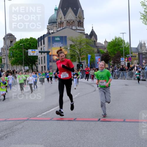 25.04.2026 - Das Zehntel Tim E. http://msf.ph/oto/9577346 25.04.2026 10:59:57 Ziel 5045, 5075, 5078, 5163, 5197, 5204, 5238, 5297, 5301, 5358, 5389, 5408, 5429, 5438, 5460, 5538, 5541, 5574, 5681, 5835, 5983, 6314, 6387, 6427, 6492, 6516, 6572, 6631, 6648, 6694, 6853, 6975, 7033, 7045, 7076, 7081, 7098, 7119, 7330, 7338, 7411, 7521, 7730, 7825, 7876 meine-sportfotos.de