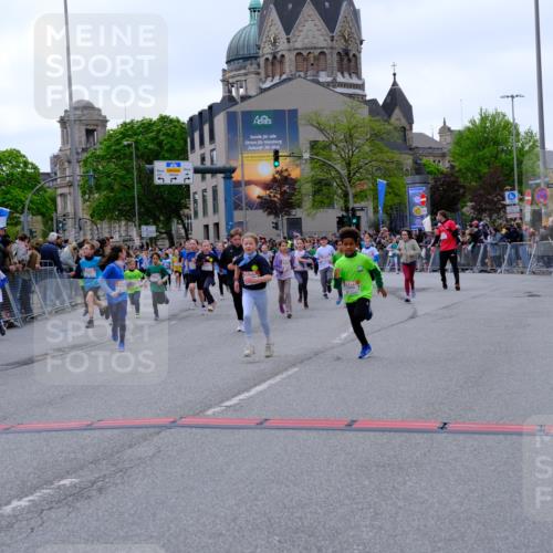 25.04.2026 - Das Zehntel Tim E. http://msf.ph/oto/9577349 25.04.2026 11:00:00 Ziel 5045, 5075, 5078, 5150, 5163, 5197, 5200, 5204, 5208, 5238, 5389, 5429, 5436, 5438, 5439, 5538, 5541, 5574, 5681, 5835, 5889, 5983, 6218, 6314, 6427, 6492, 6516, 6631, 6633, 6648, 6650, 6673, 6694, 6853, 6975, 7015, 7029, 7033, 7045, 7076, 7081, 7098, 7119, 7275, 7283, 7327, 7329, 7338, 7346, 7819, 7850 meine-sportfotos.de