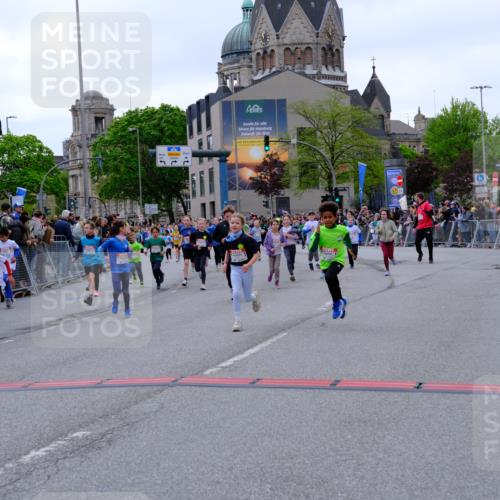 25.04.2026 - Das Zehntel Tim E. http://msf.ph/oto/9577350 25.04.2026 11:00:00 Ziel 5045, 5075, 5078, 5150, 5163, 5197, 5200, 5204, 5208, 5238, 5389, 5429, 5436, 5438, 5439, 5538, 5541, 5574, 5681, 5835, 5889, 5983, 6218, 6314, 6427, 6492, 6516, 6631, 6633, 6648, 6650, 6673, 6694, 6853, 6975, 7015, 7029, 7033, 7045, 7076, 7081, 7098, 7119, 7275, 7283, 7327, 7329, 7338, 7346, 7819, 7850 meine-sportfotos.de