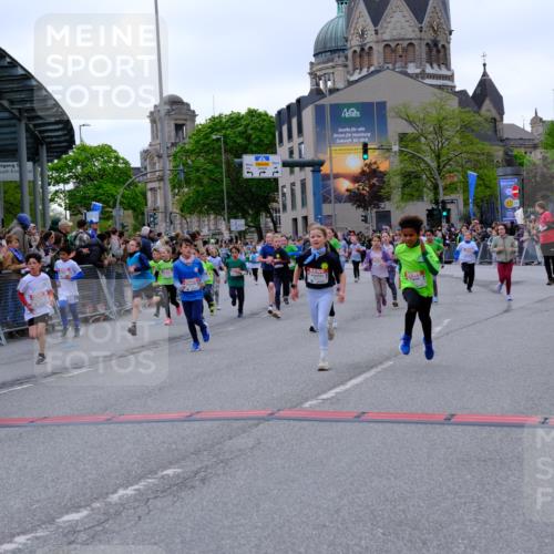 25.04.2026 - Das Zehntel Tim E. http://msf.ph/oto/9577353 25.04.2026 11:00:00 Ziel 5045, 5075, 5078, 5150, 5163, 5197, 5200, 5204, 5208, 5238, 5389, 5429, 5436, 5438, 5439, 5538, 5541, 5574, 5681, 5835, 5889, 5983, 6218, 6314, 6427, 6492, 6516, 6631, 6633, 6648, 6650, 6673, 6694, 6853, 6975, 7015, 7029, 7033, 7045, 7076, 7081, 7098, 7119, 7275, 7283, 7327, 7329, 7338, 7346, 7819, 7850 meine-sportfotos.de