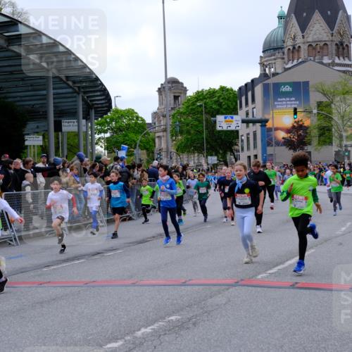 25.04.2026 - Das Zehntel Tim E. http://msf.ph/oto/9577357 25.04.2026 11:00:01 Ziel 5075, 5078, 5150, 5197, 5200, 5204, 5208, 5238, 5389, 5429, 5436, 5438, 5439, 5574, 5681, 5889, 5983, 6218, 6314, 6362, 6366, 6427, 6492, 6516, 6633, 6648, 6650, 6673, 6694, 6853, 6975, 7015, 7029, 7033, 7045, 7076, 7081, 7098, 7119, 7275, 7283, 7327, 7329, 7338, 7346, 7819, 7850 meine-sportfotos.de