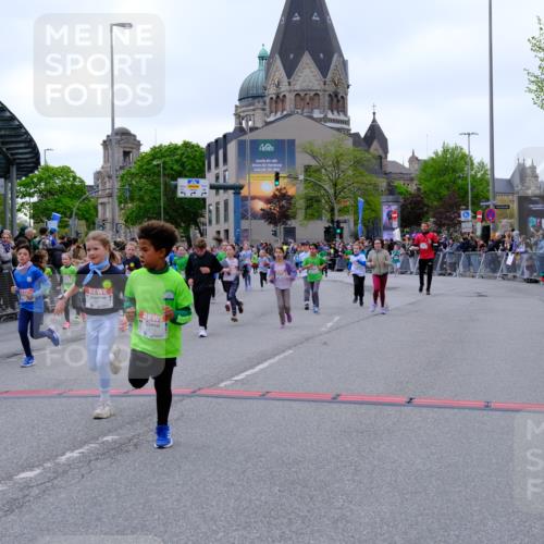25.04.2026 - Das Zehntel Tim E. http://msf.ph/oto/9577358 25.04.2026 11:00:01 Ziel 5075, 5078, 5150, 5197, 5200, 5204, 5208, 5238, 5389, 5429, 5436, 5438, 5439, 5574, 5681, 5889, 5983, 6218, 6314, 6362, 6366, 6427, 6492, 6516, 6633, 6648, 6650, 6673, 6694, 6853, 6975, 7015, 7029, 7033, 7045, 7076, 7081, 7098, 7119, 7275, 7283, 7327, 7329, 7338, 7346, 7819, 7850 meine-sportfotos.de