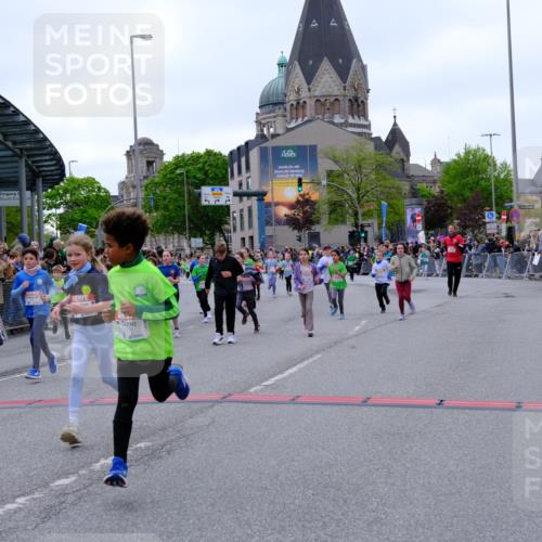 25.04.2026 - Das Zehntel Tim E. http://msf.ph/oto/9577360 25.04.2026 11:00:02 Ziel 5075, 5078, 5150, 5197, 5200, 5204, 5208, 5238, 5389, 5429, 5436, 5439, 5574, 5681, 5724, 5889, 5983, 6179, 6218, 6314, 6362, 6366, 6427, 6492, 6516, 6633, 6650, 6673, 6694, 7015, 7029, 7045, 7076, 7081, 7098, 7119, 7275, 7283, 7327, 7329, 7338, 7346, 7819, 7850 meine-sportfotos.de