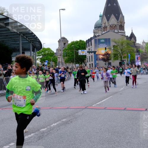 25.04.2026 - Das Zehntel Tim E. http://msf.ph/oto/9577364 25.04.2026 11:00:02 Ziel 5075, 5078, 5150, 5197, 5200, 5204, 5208, 5238, 5389, 5429, 5436, 5439, 5574, 5681, 5724, 5889, 5983, 6179, 6218, 6314, 6362, 6366, 6427, 6492, 6516, 6633, 6650, 6673, 6694, 7015, 7029, 7045, 7076, 7081, 7098, 7119, 7275, 7283, 7327, 7329, 7338, 7346, 7819, 7850 meine-sportfotos.de