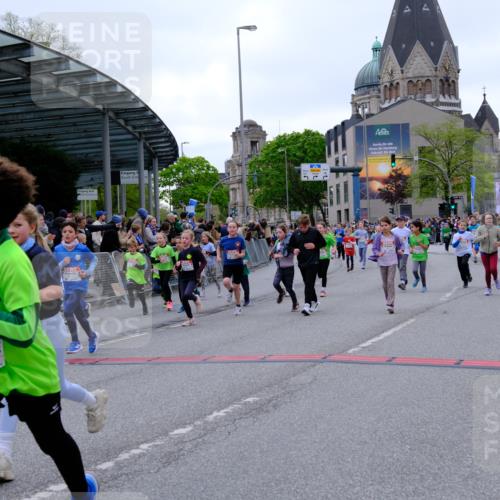 25.04.2026 - Das Zehntel Tim E. http://msf.ph/oto/9577366 25.04.2026 11:00:02 Ziel 5075, 5078, 5150, 5197, 5200, 5204, 5208, 5238, 5389, 5429, 5436, 5439, 5574, 5681, 5724, 5889, 5983, 6179, 6218, 6314, 6362, 6366, 6427, 6492, 6516, 6633, 6650, 6673, 6694, 7015, 7029, 7045, 7076, 7081, 7098, 7119, 7275, 7283, 7327, 7329, 7338, 7346, 7819, 7850 meine-sportfotos.de
