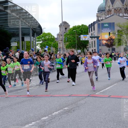 25.04.2026 - Das Zehntel Tim E. http://msf.ph/oto/9577368 25.04.2026 11:00:03 Ziel 5150, 5197, 5200, 5204, 5208, 5238, 5389, 5436, 5439, 5574, 5681, 5724, 5889, 5983, 6179, 6218, 6314, 6362, 6366, 6384, 6390, 6427, 6492, 6516, 6633, 6650, 6673, 6694, 7015, 7029, 7076, 7081, 7098, 7119, 7275, 7283, 7327, 7329, 7338, 7346, 7819, 7850 meine-sportfotos.de