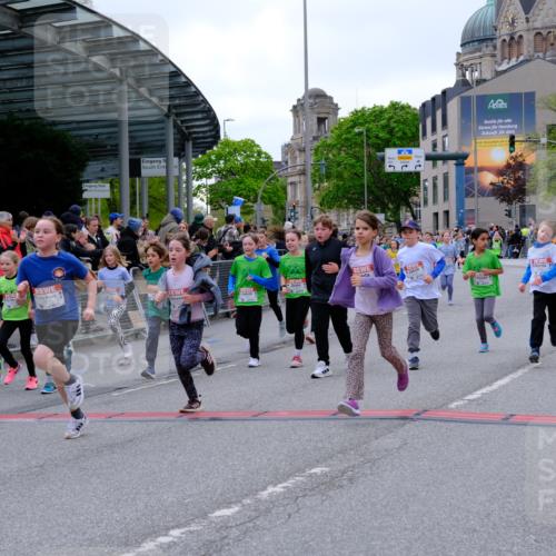 25.04.2026 - Das Zehntel Tim E. http://msf.ph/oto/9577372 25.04.2026 11:00:04 Ziel 5150, 5197, 5200, 5204, 5208, 5238, 5436, 5439, 5681, 5724, 5889, 5983, 6179, 6218, 6314, 6344, 6362, 6366, 6384, 6390, 6427, 6492, 6516, 6633, 6650, 6673, 6694, 7015, 7029, 7076, 7081, 7098, 7119, 7275, 7283, 7327, 7329, 7338, 7346, 7819, 7850 meine-sportfotos.de