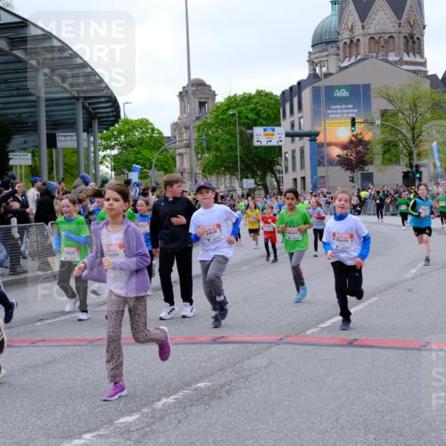 25.04.2026 - Das Zehntel Tim E. http://msf.ph/oto/9577376 25.04.2026 11:00:04 Ziel 5150, 5197, 5200, 5204, 5208, 5238, 5436, 5439, 5681, 5724, 5889, 5983, 6179, 6218, 6314, 6344, 6362, 6366, 6384, 6390, 6427, 6492, 6516, 6633, 6650, 6673, 6694, 7015, 7029, 7076, 7081, 7098, 7119, 7275, 7283, 7327, 7329, 7338, 7346, 7819, 7850 meine-sportfotos.de