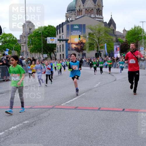 25.04.2026 - Das Zehntel Tim E. http://msf.ph/oto/9577384 25.04.2026 11:00:06 Ziel 5150, 5197, 5200, 5204, 5208, 5238, 5436, 5439, 5681, 5703, 5724, 5841, 5852, 5889, 5900, 5983, 6179, 6218, 6314, 6344, 6362, 6366, 6384, 6390, 6492, 6516, 6633, 6650, 6673, 6694, 7015, 7029, 7098, 7119, 7275, 7283, 7327, 7329, 7346, 7819, 7850, 8017 meine-sportfotos.de