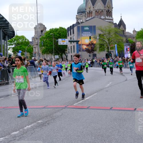25.04.2026 - Das Zehntel Tim E. http://msf.ph/oto/9577387 25.04.2026 11:00:06 Ziel 5150, 5197, 5200, 5204, 5208, 5238, 5436, 5439, 5681, 5703, 5724, 5841, 5852, 5889, 5900, 5983, 6179, 6218, 6314, 6344, 6362, 6366, 6384, 6390, 6492, 6516, 6633, 6650, 6673, 6694, 7015, 7029, 7098, 7119, 7275, 7283, 7327, 7329, 7346, 7819, 7850, 8017 meine-sportfotos.de