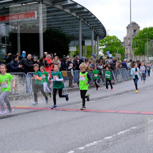 25.04.2026 - Das Zehntel Tim E. http://msf.ph/oto/9577412 25.04.2026 11:00:14 Ziel 5235, 5236, 5247, 5503, 5516, 5703, 5720, 5724, 5840, 5841, 5842, 5844, 5848, 5852, 5900, 6016, 6179, 6344, 6384, 6390, 6419, 6695, 6787, 7195, 7494, 7775, 7797, 7846, 8017, 8026, 8027, 8031 meine-sportfotos.de