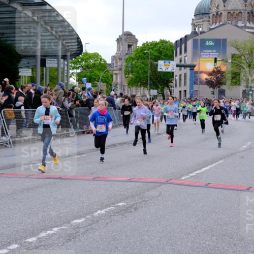 25.04.2026 - Das Zehntel Tim E. http://msf.ph/oto/9577423 25.04.2026 11:00:15 Ziel 3970, 5235, 5236, 5247, 5256, 5503, 5516, 5703, 5720, 5840, 5841, 5842, 5844, 5848, 5852, 5900, 6016, 6344, 6384, 6390, 6419, 6695, 6787, 7195, 7494, 7775, 7797, 7846, 8017, 8026, 8027, 8031 meine-sportfotos.de