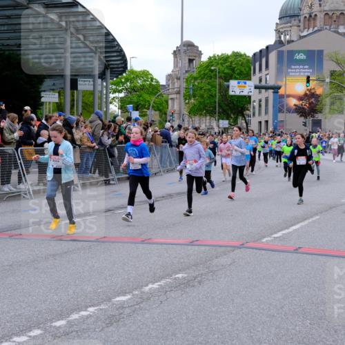 25.04.2026 - Das Zehntel Tim E. http://msf.ph/oto/9577425 25.04.2026 11:00:16 Ziel 3970, 5235, 5236, 5247, 5256, 5503, 5516, 5703, 5720, 5840, 5841, 5842, 5844, 5848, 5852, 5900, 6016, 6344, 6419, 6695, 6787, 6814, 6839, 6931, 7195, 7494, 7775, 7797, 7846, 8017, 8026, 8027, 8031 meine-sportfotos.de