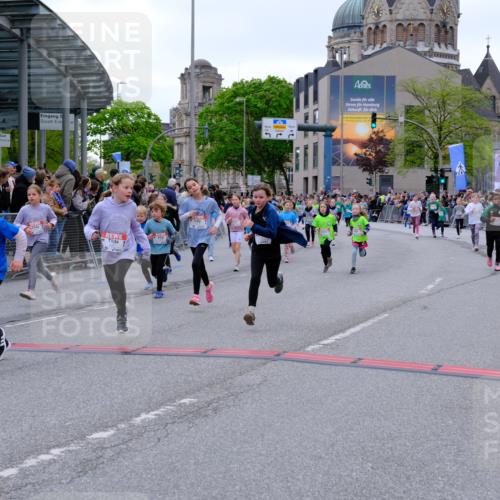 25.04.2026 - Das Zehntel Tim E. http://msf.ph/oto/9577430 25.04.2026 11:00:16 Ziel 3970, 5235, 5236, 5247, 5256, 5503, 5516, 5703, 5720, 5840, 5841, 5842, 5844, 5848, 5852, 5900, 6016, 6344, 6419, 6695, 6787, 6814, 6839, 6931, 7195, 7494, 7775, 7797, 7846, 8017, 8026, 8027, 8031 meine-sportfotos.de