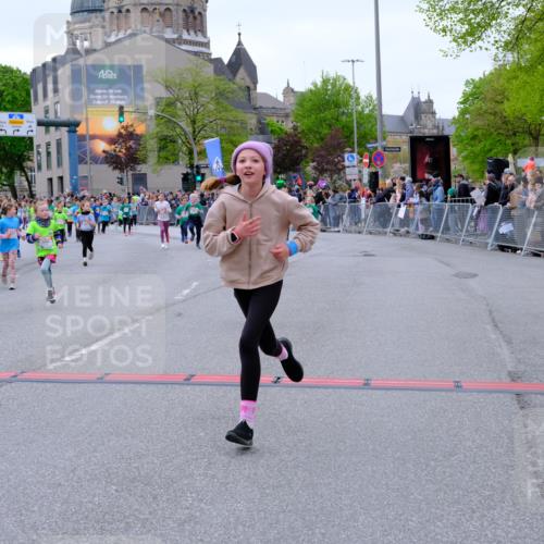 25.04.2026 - Das Zehntel Tim E. http://msf.ph/oto/9577435 25.04.2026 11:00:18 Ziel 3970, 5006, 5007, 5235, 5236, 5247, 5256, 5503, 5516, 5720, 5840, 5841, 5842, 5844, 5848, 5852, 5900, 6016, 6188, 6375, 6376, 6419, 6461, 6660, 6695, 6700, 6787, 6814, 6815, 6839, 6931, 7118, 7195, 7494, 7775, 7797, 7846, 8026, 8027, 8031 meine-sportfotos.de
