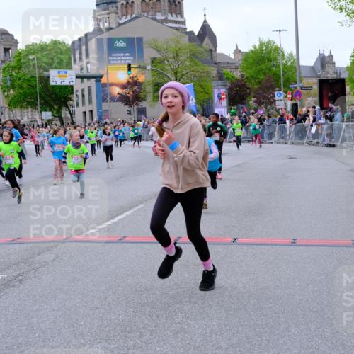 25.04.2026 - Das Zehntel Tim E. http://msf.ph/oto/9577437 25.04.2026 11:00:18 Ziel 3970, 5006, 5007, 5235, 5236, 5247, 5256, 5503, 5516, 5720, 5840, 5841, 5842, 5844, 5848, 5852, 5900, 6016, 6188, 6375, 6376, 6419, 6461, 6660, 6695, 6700, 6787, 6814, 6815, 6839, 6931, 7118, 7195, 7494, 7775, 7797, 7846, 8026, 8027, 8031 meine-sportfotos.de