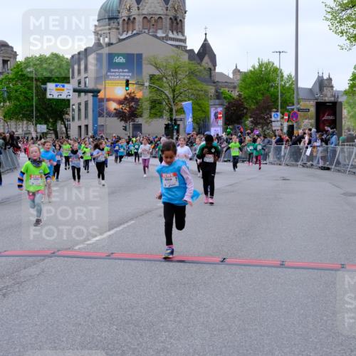 25.04.2026 - Das Zehntel Tim E. http://msf.ph/oto/9577439 25.04.2026 11:00:19 Ziel 3970, 5006, 5007, 5070, 5235, 5236, 5247, 5256, 5503, 5516, 5720, 5840, 5842, 5844, 5848, 6016, 6188, 6375, 6376, 6419, 6461, 6660, 6695, 6700, 6787, 6814, 6815, 6839, 6931, 7118, 7195, 7494, 7775, 7797, 7846, 8026, 8027, 8031 meine-sportfotos.de
