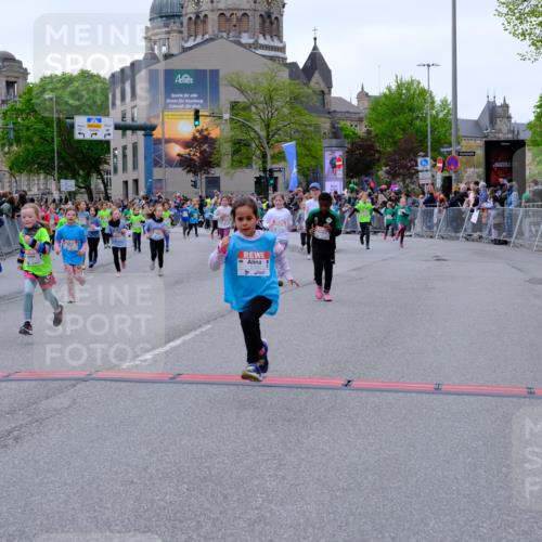 25.04.2026 - Das Zehntel Tim E. http://msf.ph/oto/9577441 25.04.2026 11:00:19 Ziel 3970, 5006, 5007, 5070, 5235, 5236, 5247, 5256, 5503, 5516, 5720, 5840, 5842, 5844, 5848, 6016, 6188, 6375, 6376, 6419, 6461, 6660, 6695, 6700, 6787, 6814, 6815, 6839, 6931, 7118, 7195, 7494, 7775, 7797, 7846, 8026, 8027, 8031 meine-sportfotos.de
