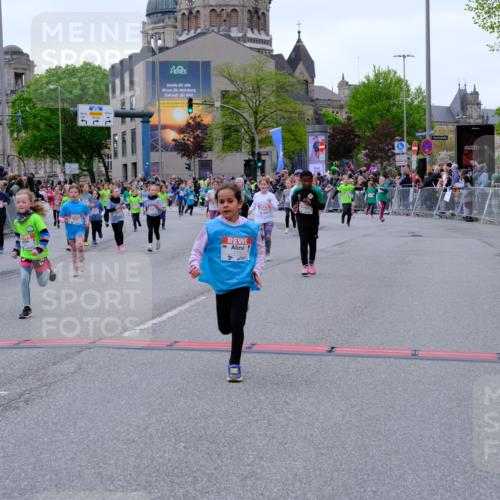 25.04.2026 - Das Zehntel Tim E. http://msf.ph/oto/9577442 25.04.2026 11:00:19 Ziel 3970, 5006, 5007, 5070, 5235, 5236, 5247, 5256, 5503, 5516, 5720, 5840, 5842, 5844, 5848, 6016, 6188, 6375, 6376, 6419, 6461, 6660, 6695, 6700, 6787, 6814, 6815, 6839, 6931, 7118, 7195, 7494, 7775, 7797, 7846, 8026, 8027, 8031 meine-sportfotos.de