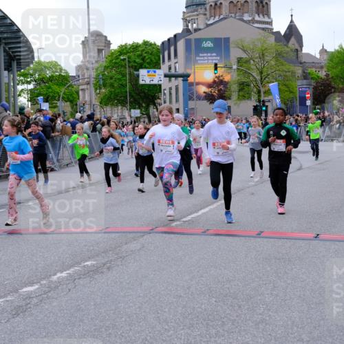 25.04.2026 - Das Zehntel Tim E. http://msf.ph/oto/9577456 25.04.2026 11:00:21 Ziel 3970, 5006, 5007, 5070, 5218, 5222, 5247, 5256, 5503, 5516, 5720, 5748, 5840, 5848, 6188, 6375, 6376, 6419, 6461, 6470, 6521, 6660, 6695, 6700, 6787, 6814, 6815, 6839, 6931, 7082, 7118, 7195, 7494, 7586, 7627, 7775, 7846, 8026, 8027, 8031 meine-sportfotos.de
