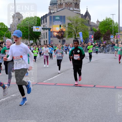 25.04.2026 - Das Zehntel Tim E. http://msf.ph/oto/9577461 25.04.2026 11:00:22 Ziel 3970, 5006, 5007, 5070, 5218, 5222, 5247, 5256, 5503, 5516, 5720, 5748, 5840, 5848, 6188, 6375, 6376, 6419, 6461, 6470, 6521, 6660, 6695, 6700, 6787, 6814, 6815, 6839, 6881, 6931, 7082, 7118, 7195, 7494, 7586, 7627, 8026, 8027, 8031 meine-sportfotos.de