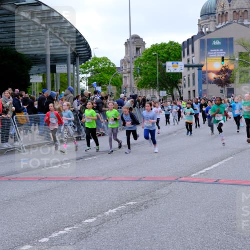 25.04.2026 - Das Zehntel Tim E. http://msf.ph/oto/9577487 25.04.2026 11:00:28 Ziel 5006, 5007, 5070, 5170, 5218, 5222, 5265, 5285, 5524, 5655, 5748, 5946, 5961, 5984, 6188, 6283, 6371, 6375, 6376, 6379, 6446, 6456, 6461, 6470, 6474, 6521, 6660, 6700, 6814, 6815, 6838, 6839, 6854, 6855, 6881, 6931, 7082, 7118, 7525, 7541, 7577, 7579, 7586, 7627, 7686, 8072 meine-sportfotos.de