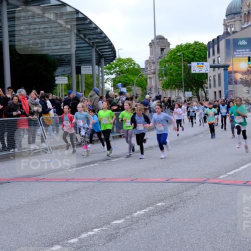 25.04.2026 - Das Zehntel Tim E. http://msf.ph/oto/9577490 25.04.2026 11:00:28 Ziel 5006, 5007, 5070, 5170, 5218, 5222, 5265, 5285, 5524, 5655, 5748, 5946, 5961, 5984, 6188, 6283, 6371, 6375, 6376, 6379, 6446, 6456, 6461, 6470, 6474, 6521, 6660, 6700, 6814, 6815, 6838, 6839, 6854, 6855, 6881, 6931, 7082, 7118, 7525, 7541, 7577, 7579, 7586, 7627, 7686, 8072 meine-sportfotos.de