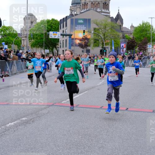25.04.2026 - Das Zehntel Tim E. http://msf.ph/oto/9577499 25.04.2026 11:00:30 Ziel 5070, 5170, 5218, 5222, 5265, 5285, 5524, 5655, 5748, 5946, 5961, 5984, 6283, 6371, 6375, 6376, 6379, 6446, 6456, 6461, 6470, 6474, 6521, 6700, 6815, 6838, 6854, 6855, 6881, 6991, 7003, 7046, 7056, 7082, 7118, 7525, 7541, 7577, 7579, 7586, 7627, 7686, 7810, 7937, 8072 meine-sportfotos.de
