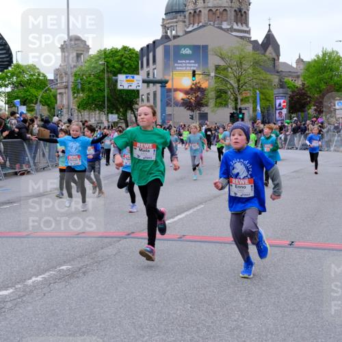 25.04.2026 - Das Zehntel Tim E. http://msf.ph/oto/9577501 25.04.2026 11:00:30 Ziel 5070, 5170, 5218, 5222, 5265, 5285, 5524, 5655, 5748, 5946, 5961, 5984, 6283, 6371, 6375, 6376, 6379, 6446, 6456, 6461, 6470, 6474, 6521, 6700, 6815, 6838, 6854, 6855, 6881, 6991, 7003, 7046, 7056, 7082, 7118, 7525, 7541, 7577, 7579, 7586, 7627, 7686, 7810, 7937, 8072 meine-sportfotos.de