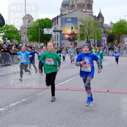 25.04.2026 - Das Zehntel Tim E. http://msf.ph/oto/9577502 25.04.2026 11:00:30 Ziel 5070, 5170, 5218, 5222, 5265, 5285, 5524, 5655, 5748, 5946, 5961, 5984, 6283, 6371, 6375, 6376, 6379, 6446, 6456, 6461, 6470, 6474, 6521, 6700, 6815, 6838, 6854, 6855, 6881, 6991, 7003, 7046, 7056, 7082, 7118, 7525, 7541, 7577, 7579, 7586, 7627, 7686, 7810, 7937, 8072 meine-sportfotos.de