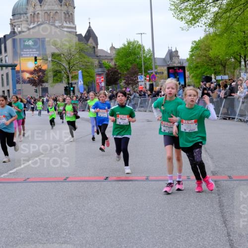 25.04.2026 - Das Zehntel Tim E. http://msf.ph/oto/9577516 25.04.2026 11:00:32 Ziel 5170, 5218, 5222, 5265, 5285, 5524, 5655, 5748, 5946, 5961, 5984, 5994, 6283, 6371, 6379, 6446, 6456, 6470, 6474, 6521, 6838, 6854, 6855, 6881, 6991, 7003, 7046, 7056, 7082, 7422, 7423, 7439, 7478, 7525, 7541, 7577, 7579, 7586, 7627, 7686, 7810, 7937, 8072 meine-sportfotos.de