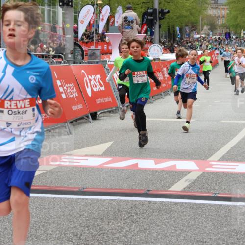 25.04.2026 - Das Zehntel Strokosch-Dieckow http://msf.ph/oto/9579758 25.04.2026 10:49:46 Ziel 5012, 6707, 6913, 7006, 7164, 7380, 7625, 7664, 7724, 7726, 7748, 7972, 5012, 6707, 6913, 7006, 7164, 7380, 7625, 7664, 7724, 7726, 7748, 7972 meine-sportfotos.de