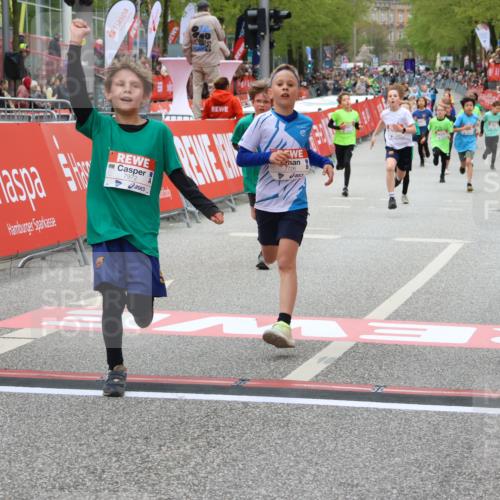 25.04.2026 - Das Zehntel Strokosch-Dieckow http://msf.ph/oto/9579767 25.04.2026 10:49:47 Ziel 5012, 6707, 7164, 7380, 7625, 7664, 7724, 7726, 7748, 7972, 7977, 5012, 6707, 7164, 7380, 7625, 7664, 7724, 7726, 7748, 7972, 7977 meine-sportfotos.de