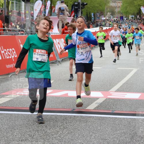 25.04.2026 - Das Zehntel Strokosch-Dieckow http://msf.ph/oto/9579776 25.04.2026 10:49:48 Ziel 5008, 5012, 6707, 7164, 7380, 7625, 7724, 7726, 7972, 7977, 5008, 5012, 6707, 7164, 7380, 7625, 7724, 7726, 7972, 7977 meine-sportfotos.de