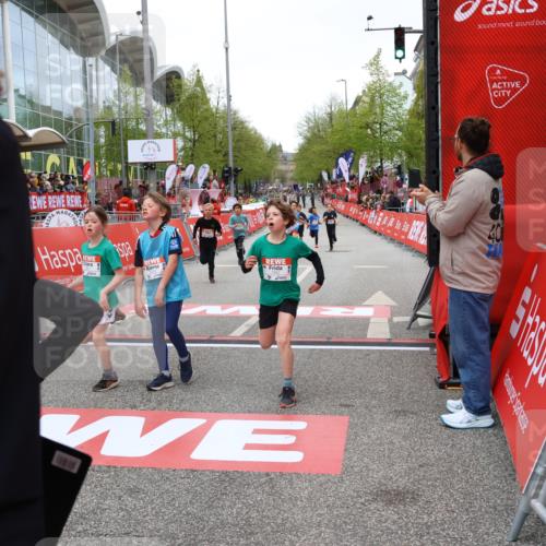 25.04.2026 - Das Zehntel Strokosch-Dieckow http://msf.ph/oto/9579864 25.04.2026 10:50:13 Ziel 5512, 5762, 6041, 6045, 6069, 6964, 7529, 7882, 7941, 5512, 5762, 6041, 6045, 6069, 6964, 7529, 7882, 7941 meine-sportfotos.de