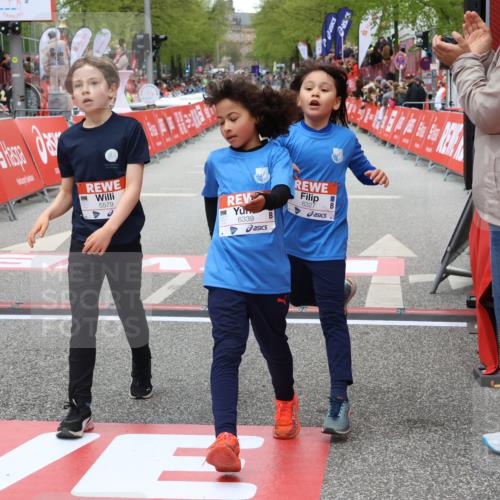 25.04.2026 - Das Zehntel Strokosch-Dieckow http://msf.ph/oto/9579900 25.04.2026 10:50:18 Ziel 5383, 5512, 5579, 5589, 6327, 6339, 7619, 7706, 7882, 7939, 7941, 5383, 5512, 5579, 5589, 6327, 6339, 7619, 7706, 7882, 7939, 7941 meine-sportfotos.de