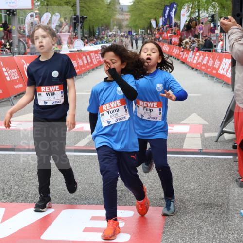 25.04.2026 - Das Zehntel Strokosch-Dieckow http://msf.ph/oto/9579904 25.04.2026 10:50:18 Ziel 5383, 5512, 5579, 5589, 6327, 6339, 7619, 7706, 7882, 7939, 7941, 5383, 5512, 5579, 5589, 6327, 6339, 7619, 7706, 7882, 7939, 7941 meine-sportfotos.de