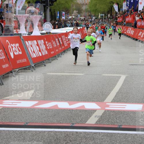 25.04.2026 - Das Zehntel Strokosch-Dieckow http://msf.ph/oto/9579912 25.04.2026 10:52:53 Ziel 5733, 6087, 6100, 6142, 6352, 6357, 6752, 7436, 7675, 8015, 8042, 5733, 6087, 6100, 6142, 6352, 6357, 6752, 7436, 7675, 8015, 8042 meine-sportfotos.de