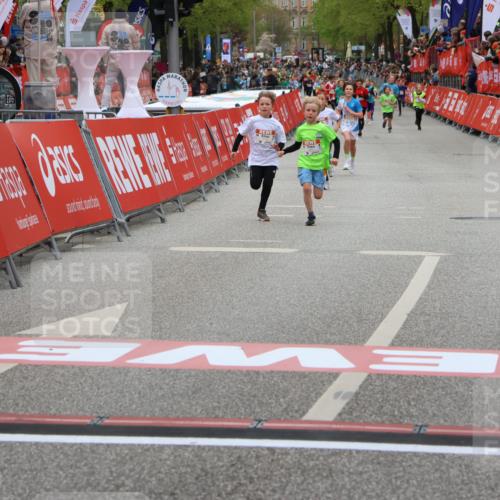 25.04.2026 - Das Zehntel Strokosch-Dieckow http://msf.ph/oto/9579914 25.04.2026 10:52:53 Ziel 5733, 6087, 6100, 6142, 6352, 6357, 6752, 7436, 7675, 8015, 8042, 5733, 6087, 6100, 6142, 6352, 6357, 6752, 7436, 7675, 8015, 8042 meine-sportfotos.de