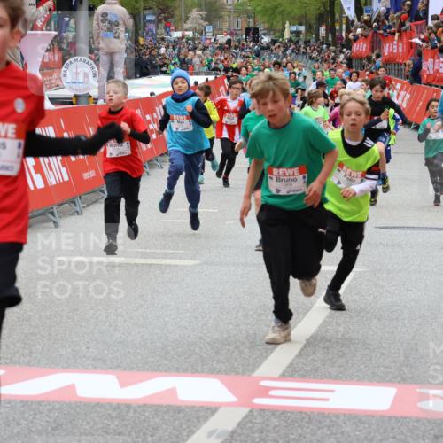 25.04.2026 - Das Zehntel Strokosch-Dieckow http://msf.ph/oto/9579961 25.04.2026 10:53:05 Ziel 5009, 5241, 5569, 6009, 6153, 6766, 6869, 7162, 7305, 7749, 7966, 5009, 5241, 5569, 6009, 6153, 6766, 6869, 7162, 7305, 7749, 7966 meine-sportfotos.de
