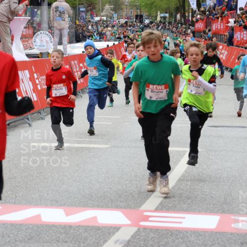 25.04.2026 - Das Zehntel Strokosch-Dieckow http://msf.ph/oto/9579964 25.04.2026 10:53:05 Ziel 5009, 5241, 5569, 6009, 6153, 6766, 6869, 7162, 7305, 7749, 7966, 5009, 5241, 5569, 6009, 6153, 6766, 6869, 7162, 7305, 7749, 7966 meine-sportfotos.de