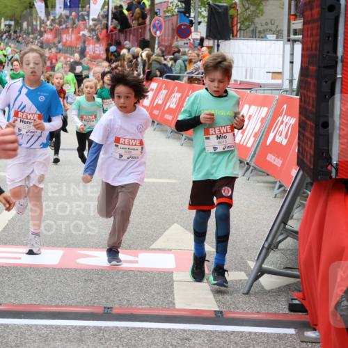 25.04.2026 - Das Zehntel Strokosch-Dieckow http://msf.ph/oto/9580034 25.04.2026 10:53:16 Ziel 5081, 5428, 5515, 5751, 5800, 6015, 6080, 6144, 6428, 6703, 6826, 7101, 7116, 7129, 7180, 7197, 7731, 7863, 8022, 5081, 5428, 5515, 5751, 5800, 6015, 6080, 6144, 6428, 6703, 6826, 7101, 7116, 7129, 7180, 7197, 7731, 7863, 8022 meine-sportfotos.de