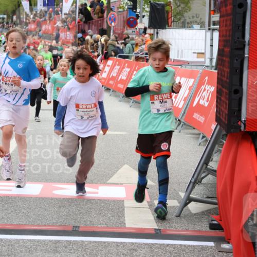 25.04.2026 - Das Zehntel Strokosch-Dieckow http://msf.ph/oto/9580036 25.04.2026 10:53:17 Ziel 5081, 5751, 5800, 5874, 6015, 6027, 6080, 6144, 6428, 6493, 6512, 6703, 6826, 7101, 7116, 7129, 7180, 7197, 7731, 8022, 5081, 5751, 5800, 5874, 6015, 6027, 6080, 6144, 6428, 6493, 6512, 6703, 6826, 7101, 7116, 7129, 7180, 7197, 7731, 8022 meine-sportfotos.de