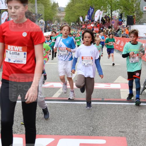 25.04.2026 - Das Zehntel Strokosch-Dieckow http://msf.ph/oto/9580045 25.04.2026 10:53:17 Ziel 5081, 5751, 5800, 5874, 6015, 6027, 6080, 6144, 6428, 6493, 6512, 6703, 6826, 7101, 7116, 7129, 7180, 7197, 7731, 8022, 5081, 5751, 5800, 5874, 6015, 6027, 6080, 6144, 6428, 6493, 6512, 6703, 6826, 7101, 7116, 7129, 7180, 7197, 7731, 8022 meine-sportfotos.de