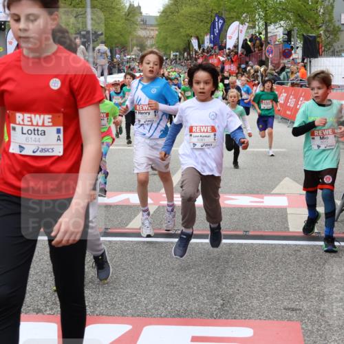 25.04.2026 - Das Zehntel Strokosch-Dieckow http://msf.ph/oto/9580047 25.04.2026 10:53:17 Ziel 5081, 5751, 5800, 5874, 6015, 6027, 6080, 6144, 6428, 6493, 6512, 6703, 6826, 7101, 7116, 7129, 7180, 7197, 7731, 8022, 5081, 5751, 5800, 5874, 6015, 6027, 6080, 6144, 6428, 6493, 6512, 6703, 6826, 7101, 7116, 7129, 7180, 7197, 7731, 8022 meine-sportfotos.de