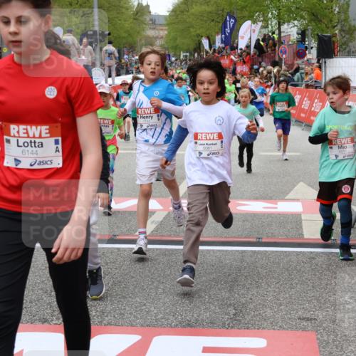 25.04.2026 - Das Zehntel Strokosch-Dieckow http://msf.ph/oto/9580049 25.04.2026 10:53:17 Ziel 5081, 5751, 5800, 5874, 6015, 6027, 6080, 6144, 6428, 6493, 6512, 6703, 6826, 7101, 7116, 7129, 7180, 7197, 7731, 8022, 5081, 5751, 5800, 5874, 6015, 6027, 6080, 6144, 6428, 6493, 6512, 6703, 6826, 7101, 7116, 7129, 7180, 7197, 7731, 8022 meine-sportfotos.de