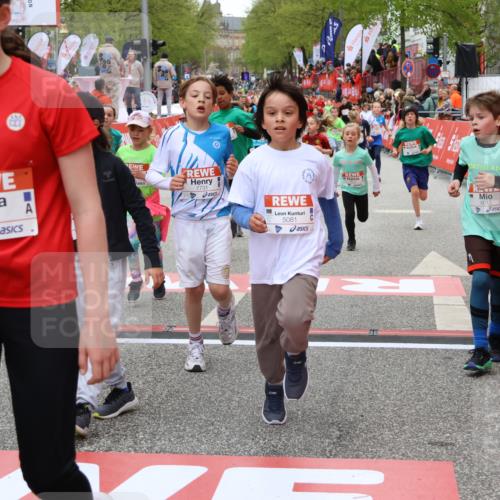 25.04.2026 - Das Zehntel Strokosch-Dieckow http://msf.ph/oto/9580055 25.04.2026 10:53:18 Ziel 5081, 5751, 5800, 5874, 6015, 6027, 6080, 6144, 6428, 6493, 6512, 6826, 7101, 7116, 7129, 7180, 7197, 7731, 7907, 8022, 5081, 5751, 5800, 5874, 6015, 6027, 6080, 6144, 6428, 6493, 6512, 6826, 7101, 7116, 7129, 7180, 7197, 7731, 7907, 8022 meine-sportfotos.de