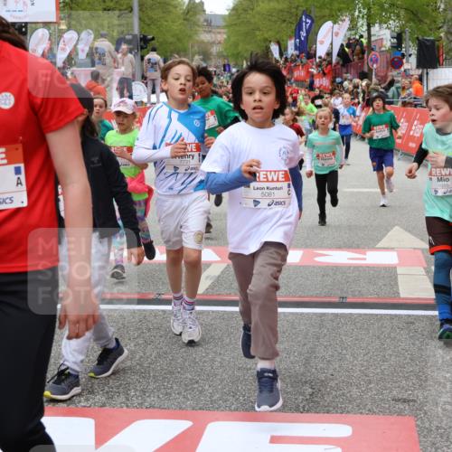 25.04.2026 - Das Zehntel Strokosch-Dieckow http://msf.ph/oto/9580057 25.04.2026 10:53:18 Ziel 5081, 5751, 5800, 5874, 6015, 6027, 6080, 6144, 6428, 6493, 6512, 6826, 7101, 7116, 7129, 7180, 7197, 7731, 7907, 8022, 5081, 5751, 5800, 5874, 6015, 6027, 6080, 6144, 6428, 6493, 6512, 6826, 7101, 7116, 7129, 7180, 7197, 7731, 7907, 8022 meine-sportfotos.de
